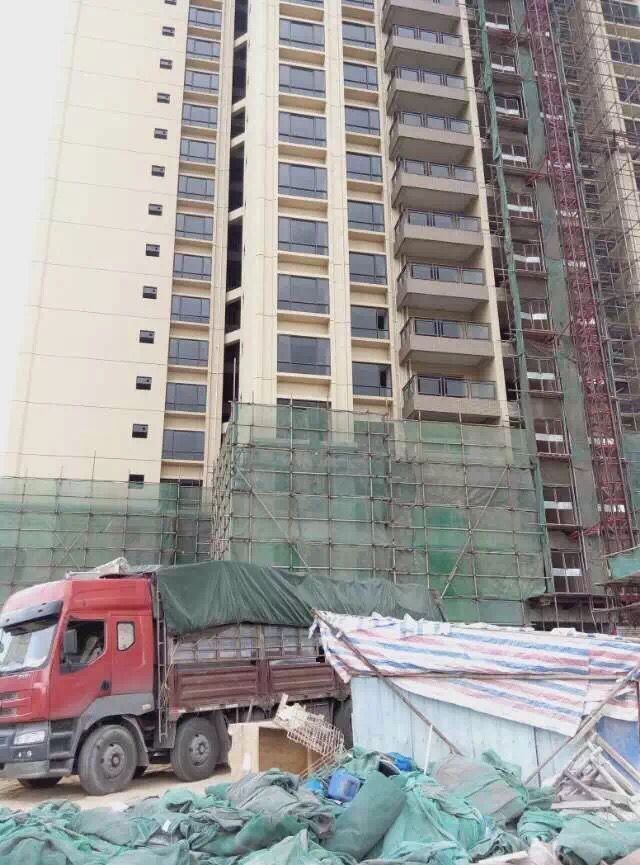 電纜橋架進(jìn)場(chǎng)茂名匯龍御景花園3